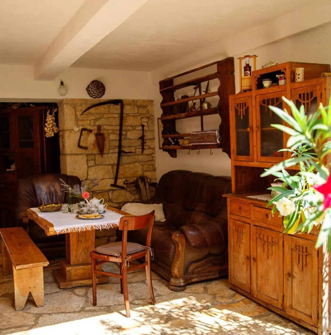 Apartman Little App - Magical Surrounding
